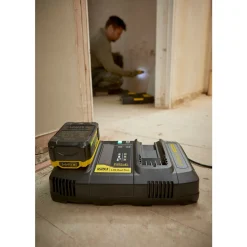 Dwuportowa ładowarka 18V 4A Stanley FatMax SFMCB24