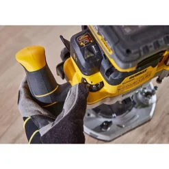 Frezarka górnowrzecionowa DeWalt DCW620NT
