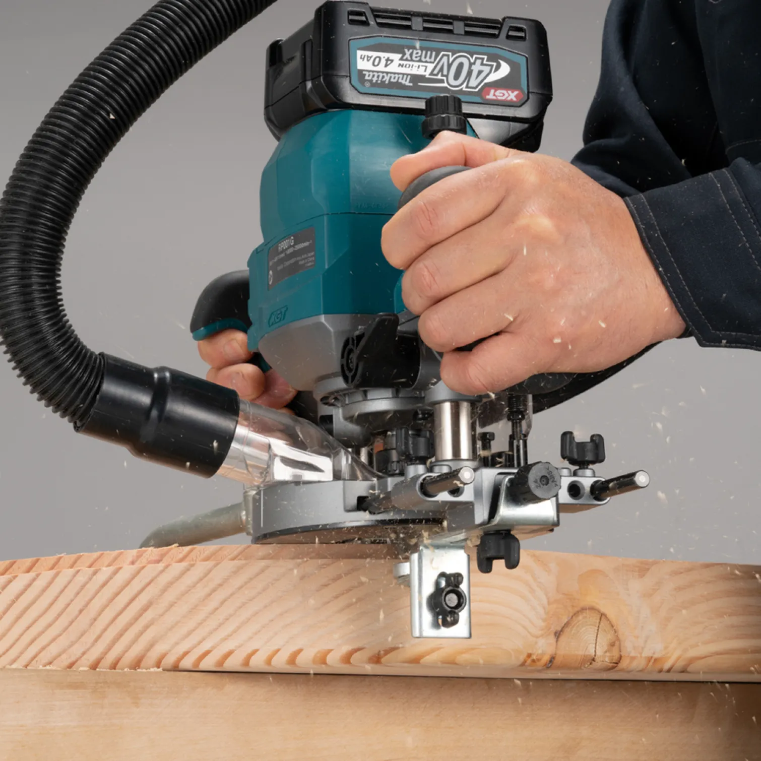 Frezarka górnowrzecionowa Makita XGT RP001GZ