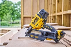 Gwoździarka DeWalt DCN930N