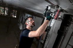 Klucz udarowy w walizce Metabo CAS SSW 18 LTX 300 BL 2x4.0Ah