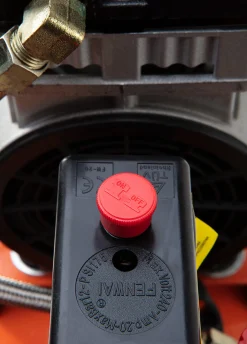Kompresor bezolejowy 12l Neo 12K020