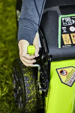 Kosiarka akumulatorowa z napędem Greenworks GD60LM51SP