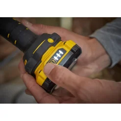 Latarka v20 Stanley FatMax SFMCL020B