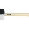 Młotek gumowy czarno-biały z drewnianą rączką 780 g Yato YT-4604