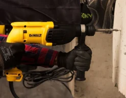 Młotowiertarka DeWalt D25033