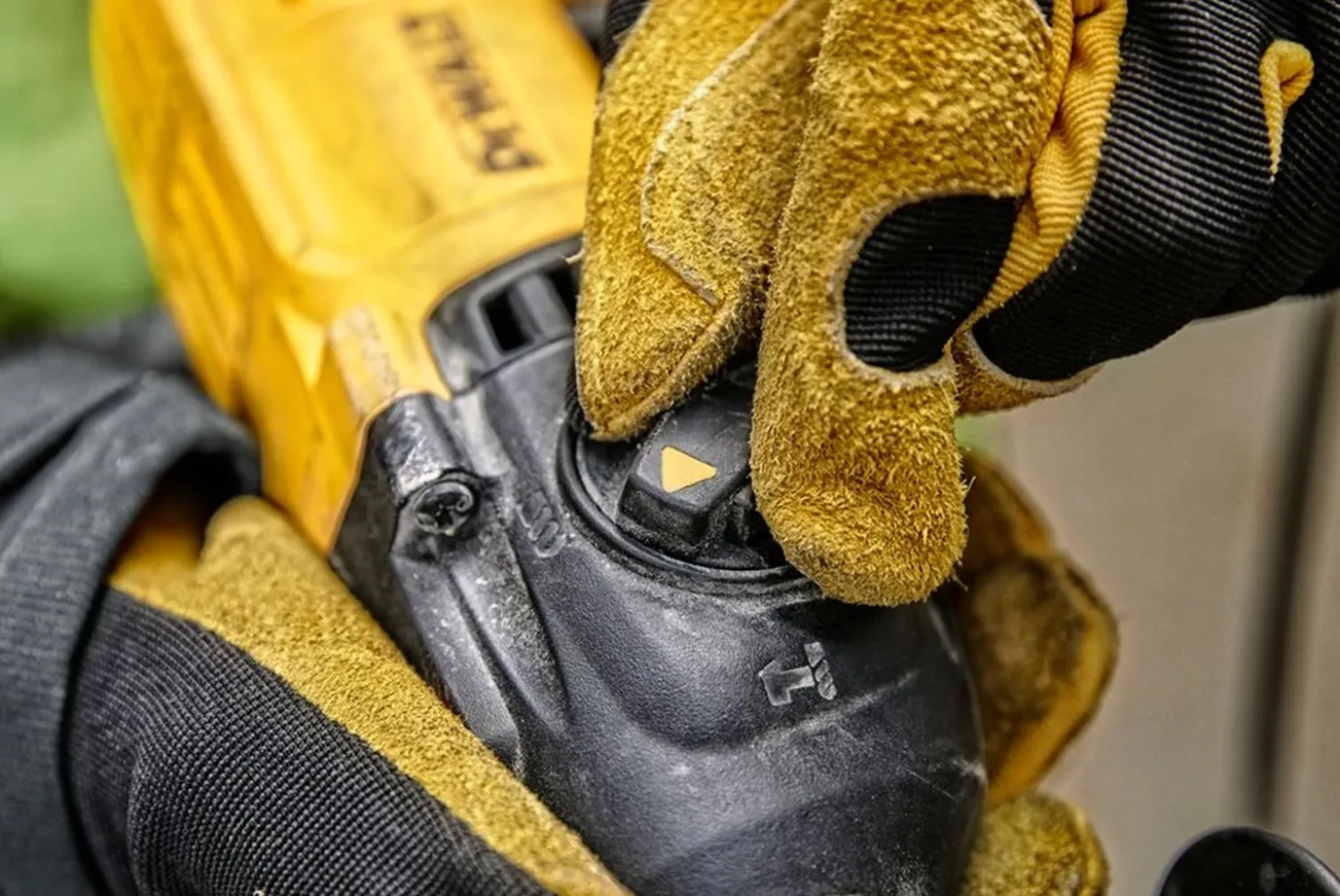 Młotowiertarka DeWalt D25033