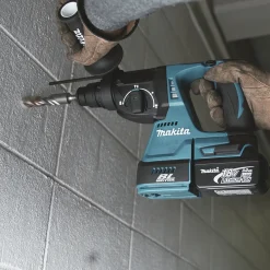 Młotowiertarka Makita DHR242RTJ