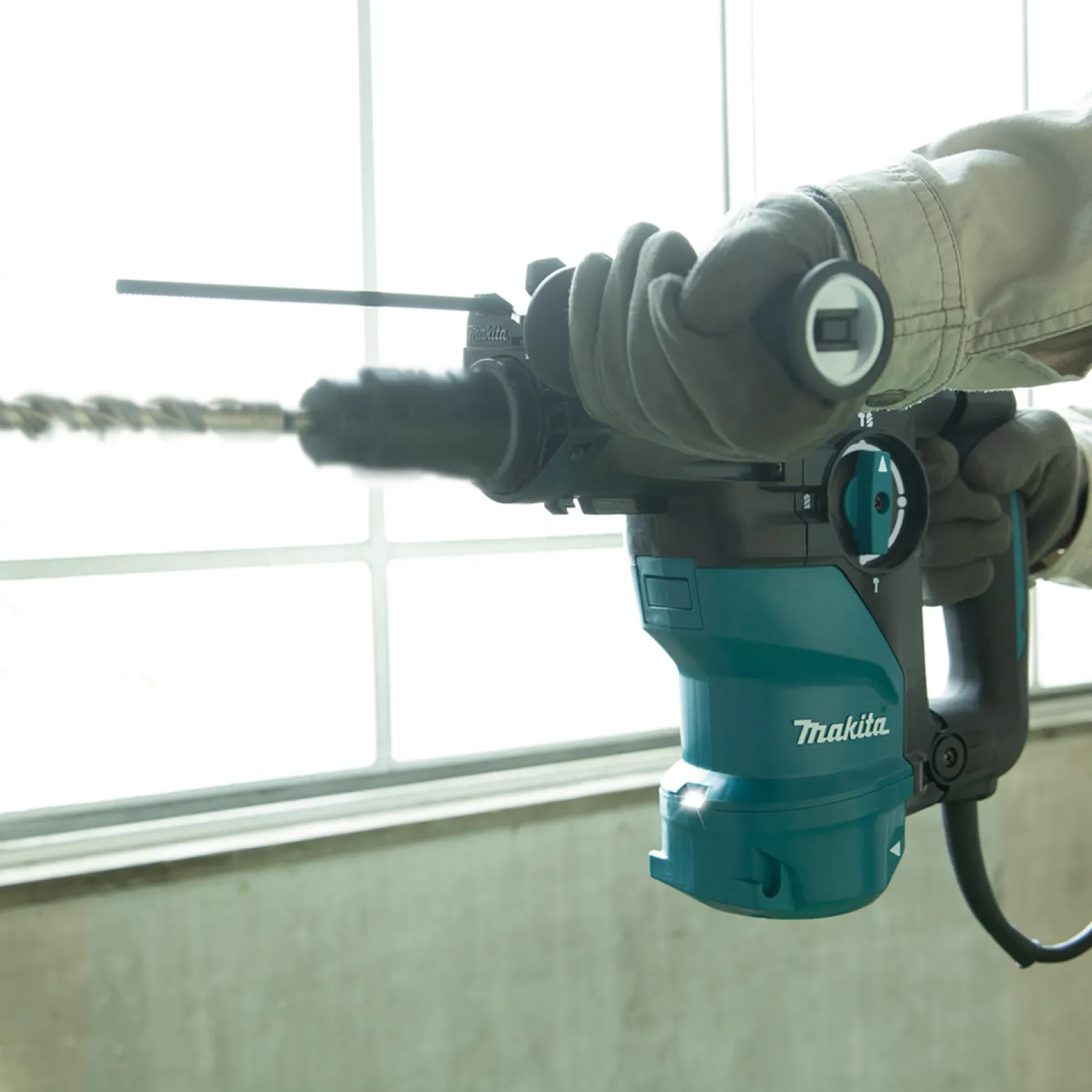 Młotowiertarka Makita HR3012FCWJ