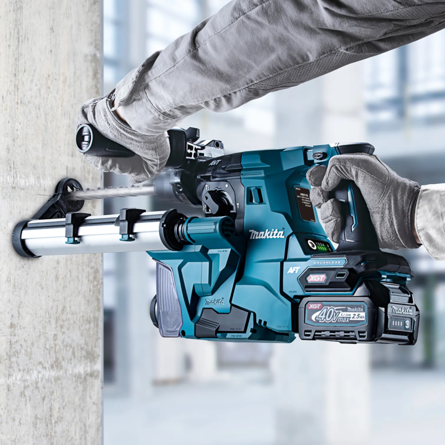 Młotowiertarka Makita XGT HR011GZ