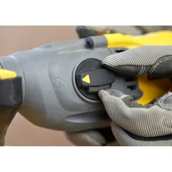 Młotowiertarka SDS-plus Stanley FatMax v20 SFMCH900M22