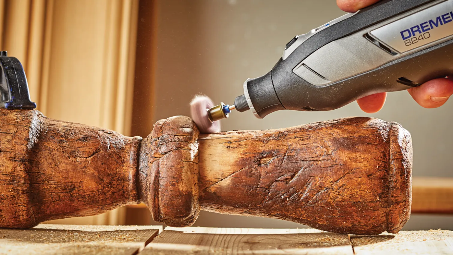 Multiszlifierka akumulatorowa Dremel 8240-3/45 EU