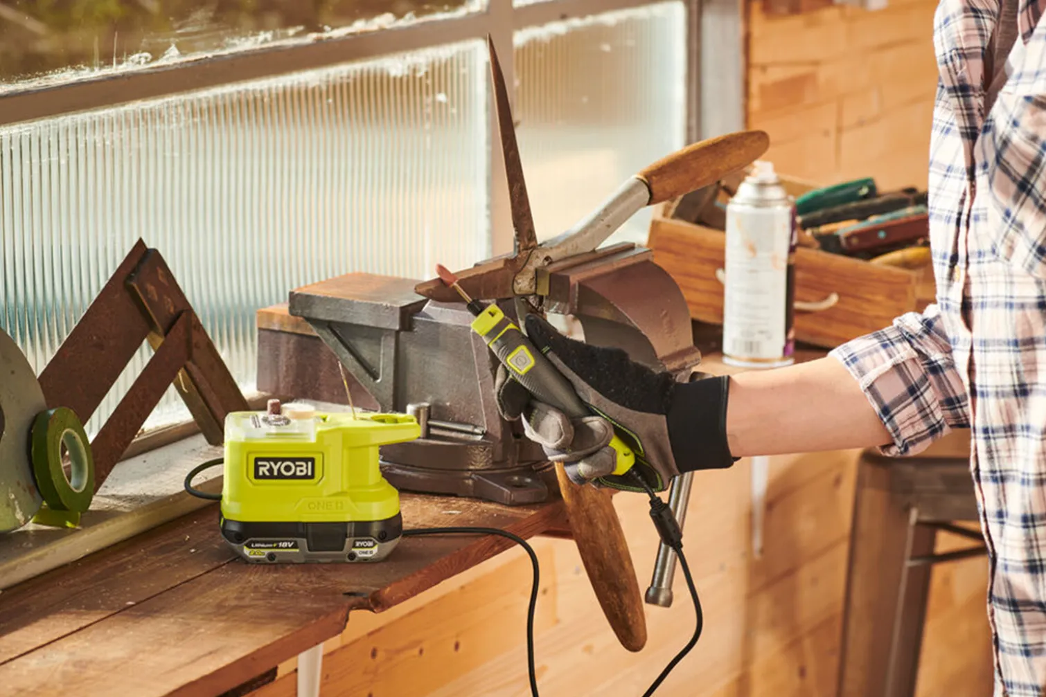 Multiszlifierka Ryobi ONE+ RRT18-0