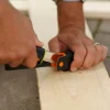 Nóż uniwersalny z wbudowaną z ostrzałką i pilnikiem (zielony) Fiskars 1023619