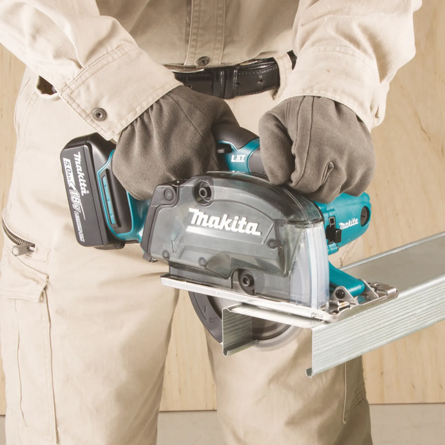 Pilarka do metalu Makita DCS552Z