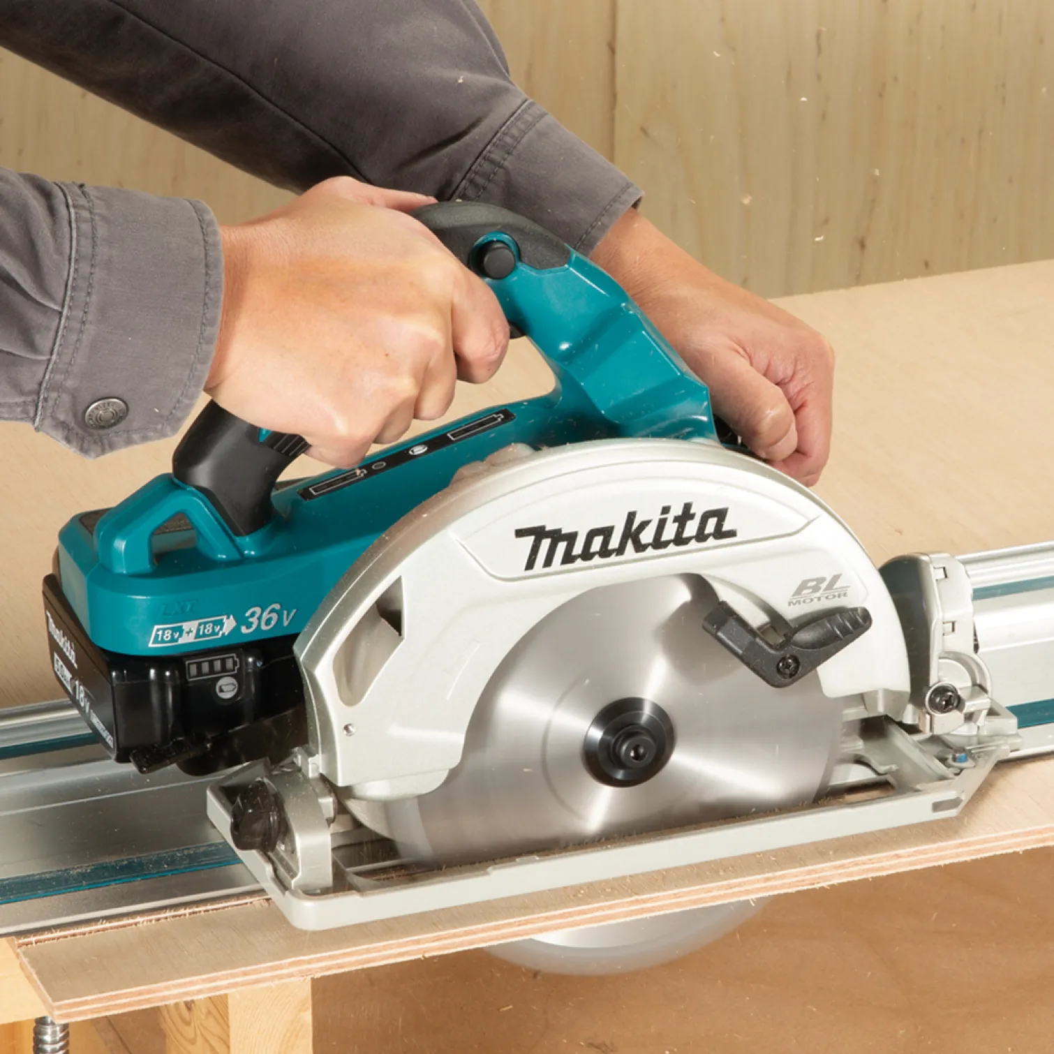 Pilarka tarczowa Makita DHS782Z