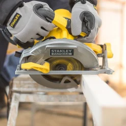 Pilarka tarczowa Stanley FatMax FME301
