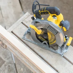 Pilarka tarczowa Stanley FatMax FME301