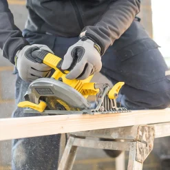 Pilarka tarczowa Stanley FatMax FME301