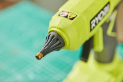 Pistolet do klejenia Ryobi ONE+ RGLU18-0