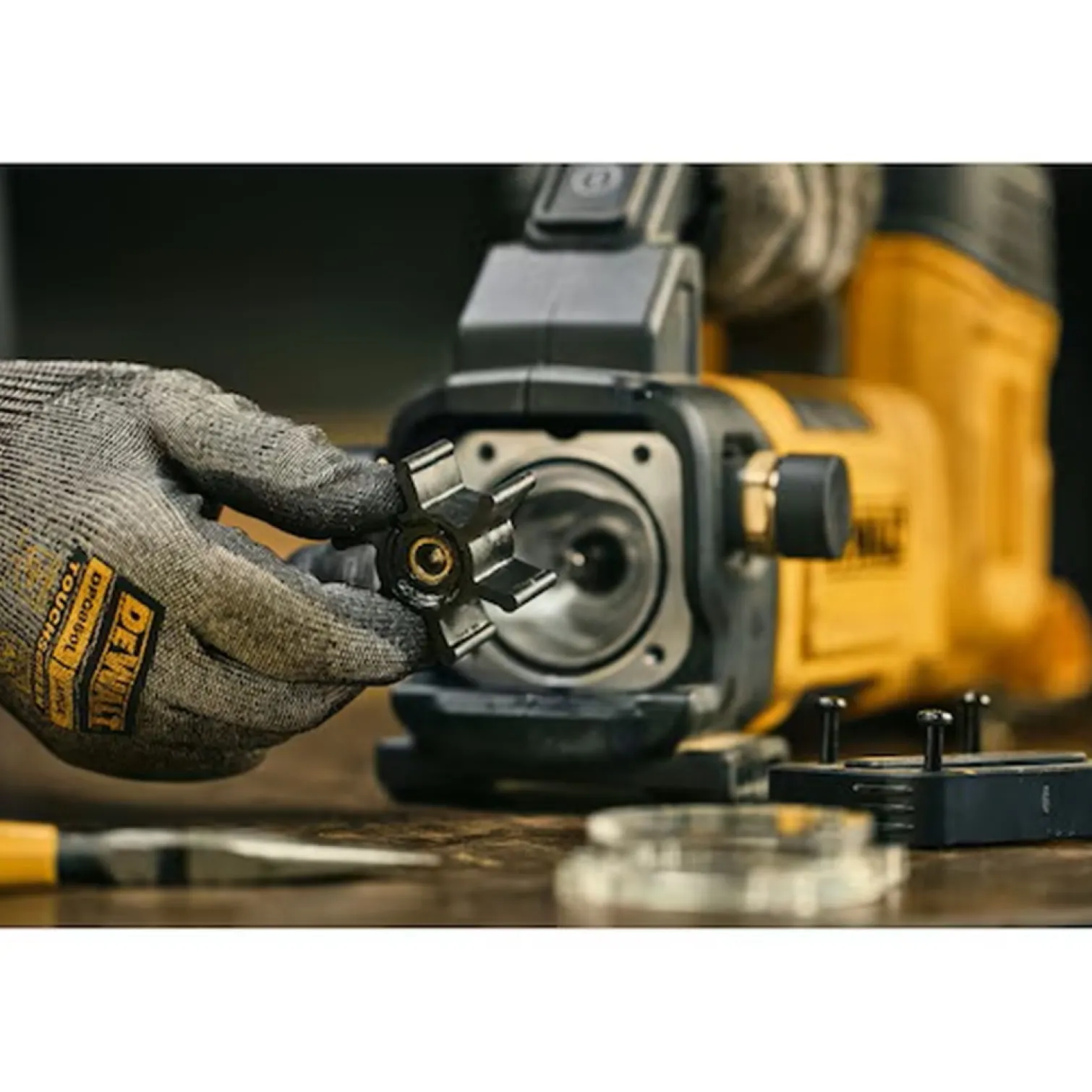 Pompa transferowa akumulatorowa DeWalt DCE050N