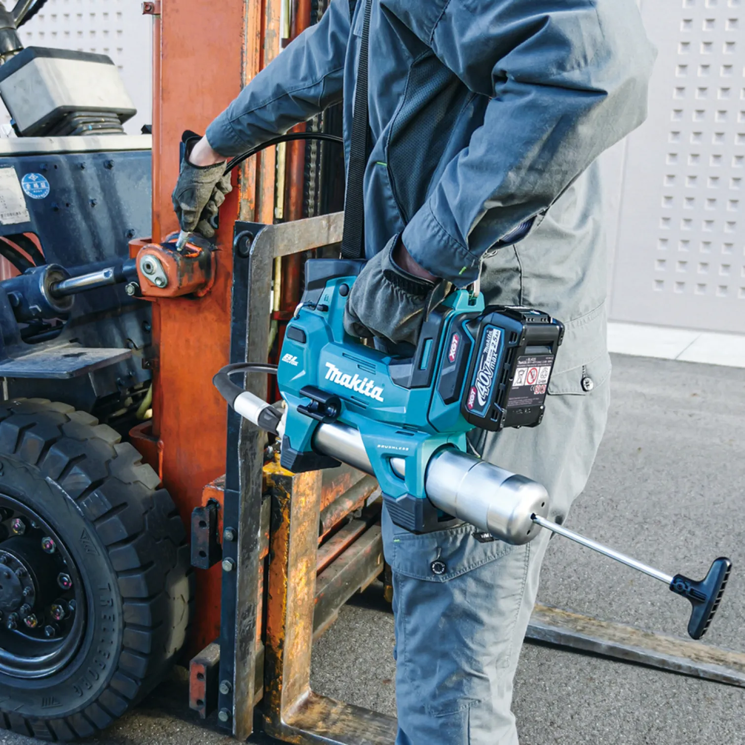 Smarownica akumulatorowa Makita XGT GP001GZ