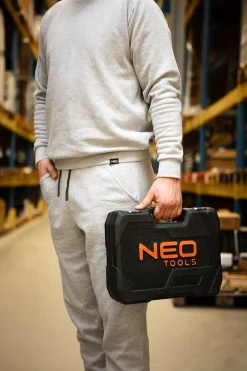 Spodnie dresowe Neo 81-280