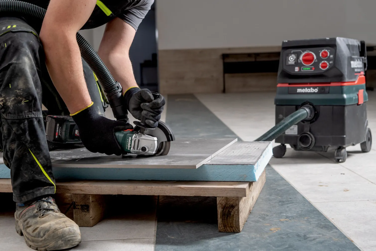 Szlifierka kątowa Metabo W 18 L 9-125 Quick 3x4.0Ah