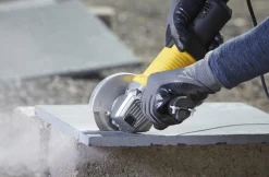 Szlifierka kątowa w walizce Stanley FMEG220K