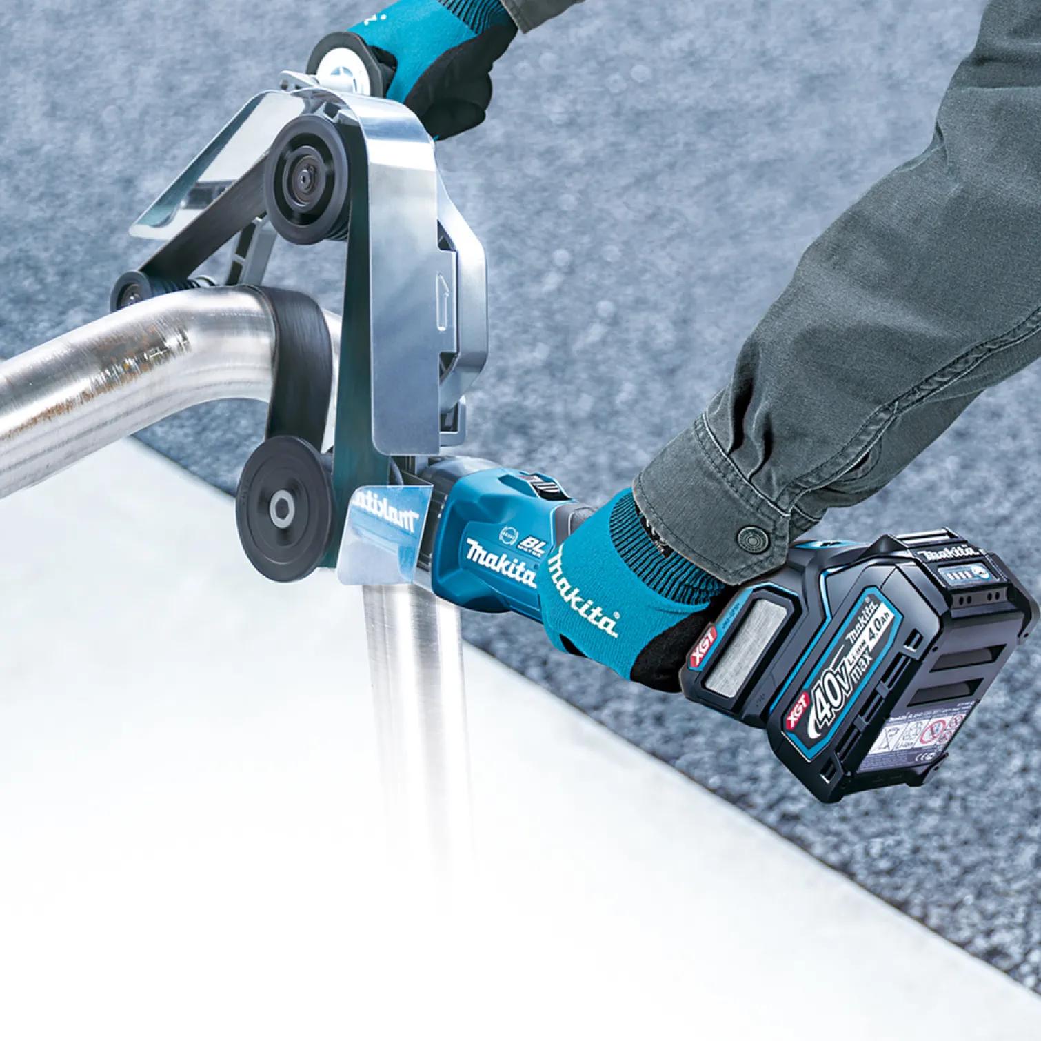 Szlifierka taśmowa do rur Makita XGT BS002GU201 2x4.0Ah