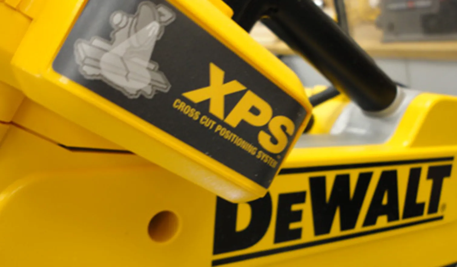 Ukośnica DeWalt DWS780