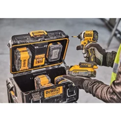 Walizka/ładowarka ToughSystem 2.0 DeWalt DWST83471