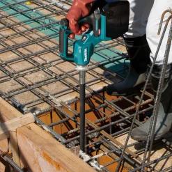 Wibrator do betonu Makita XGT VR001GZ