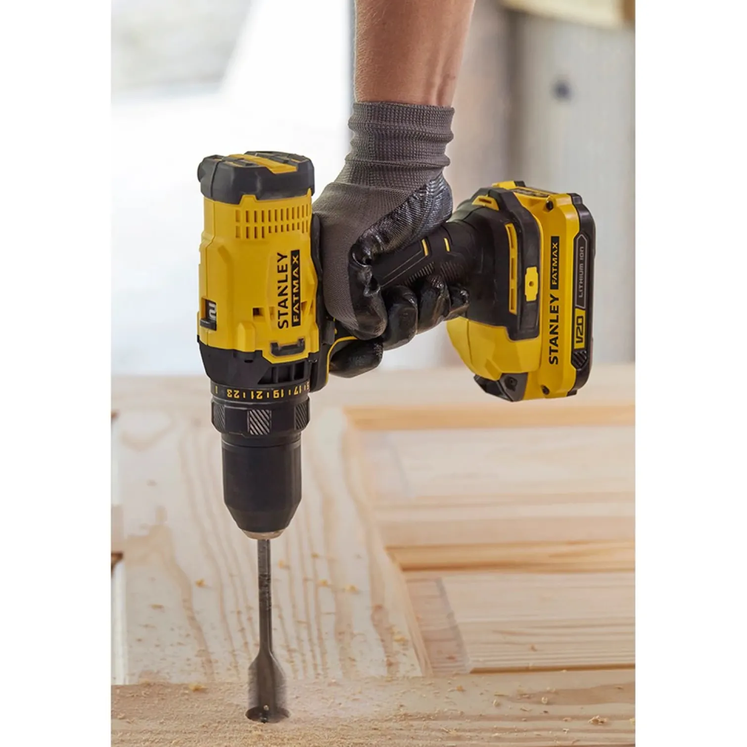 Wiertarko-wkrętarka Stanley FatMax V20 SFMCD700C2S 2x1,5Ah