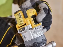 Wiertarko-wkrętarka udarowa DeWalt DCD1007NT