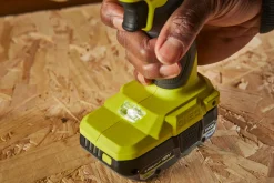 Wiertarko-wkrętarka udarowa Ryobi ONE+ RPD18BL-2C20S 2x2,0Ah
