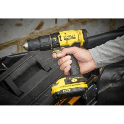 Wiertarko-wkrętarka udarowa Stanley FatMax V20 SFMCD711C2K 2x1,5Ah