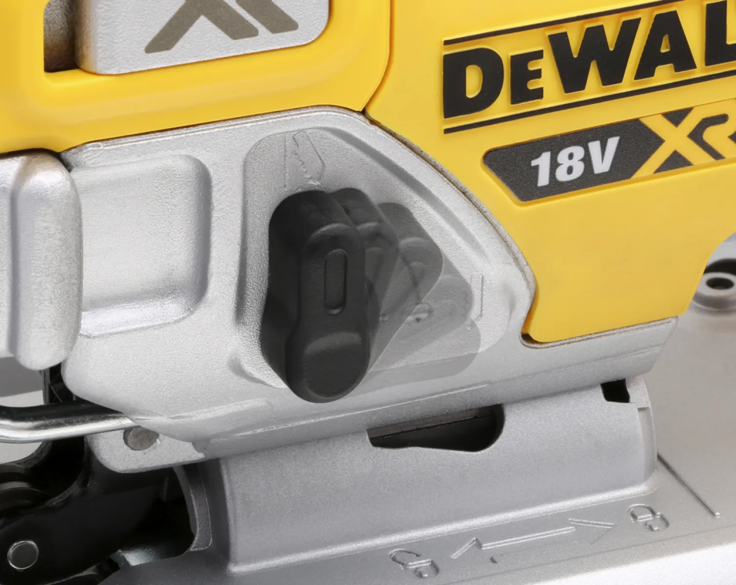 Wyrzynarka DeWalt DCS334NT