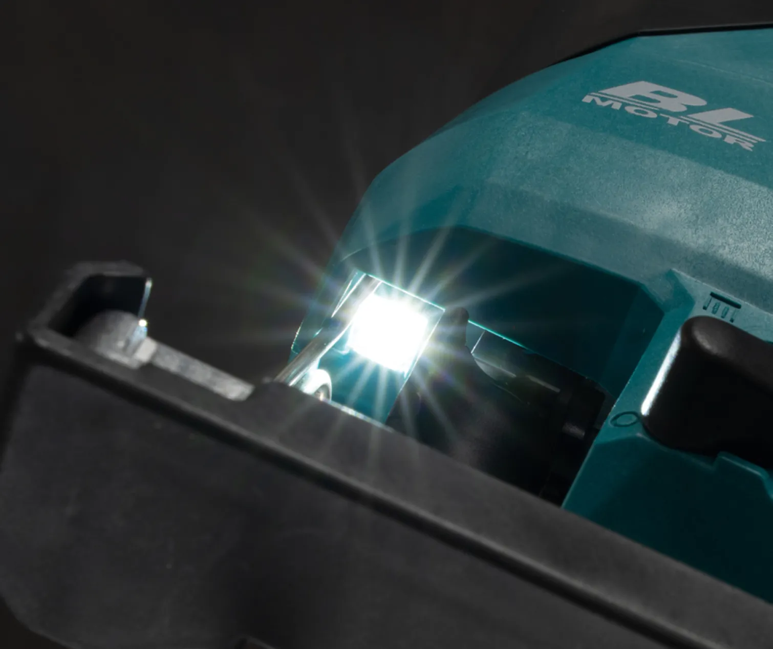 Wyrzynarka Makita DJV184RFJ