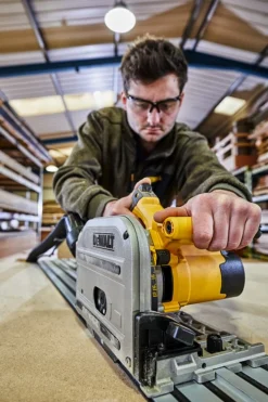 Zagłębiarka DeWalt DWS520KT