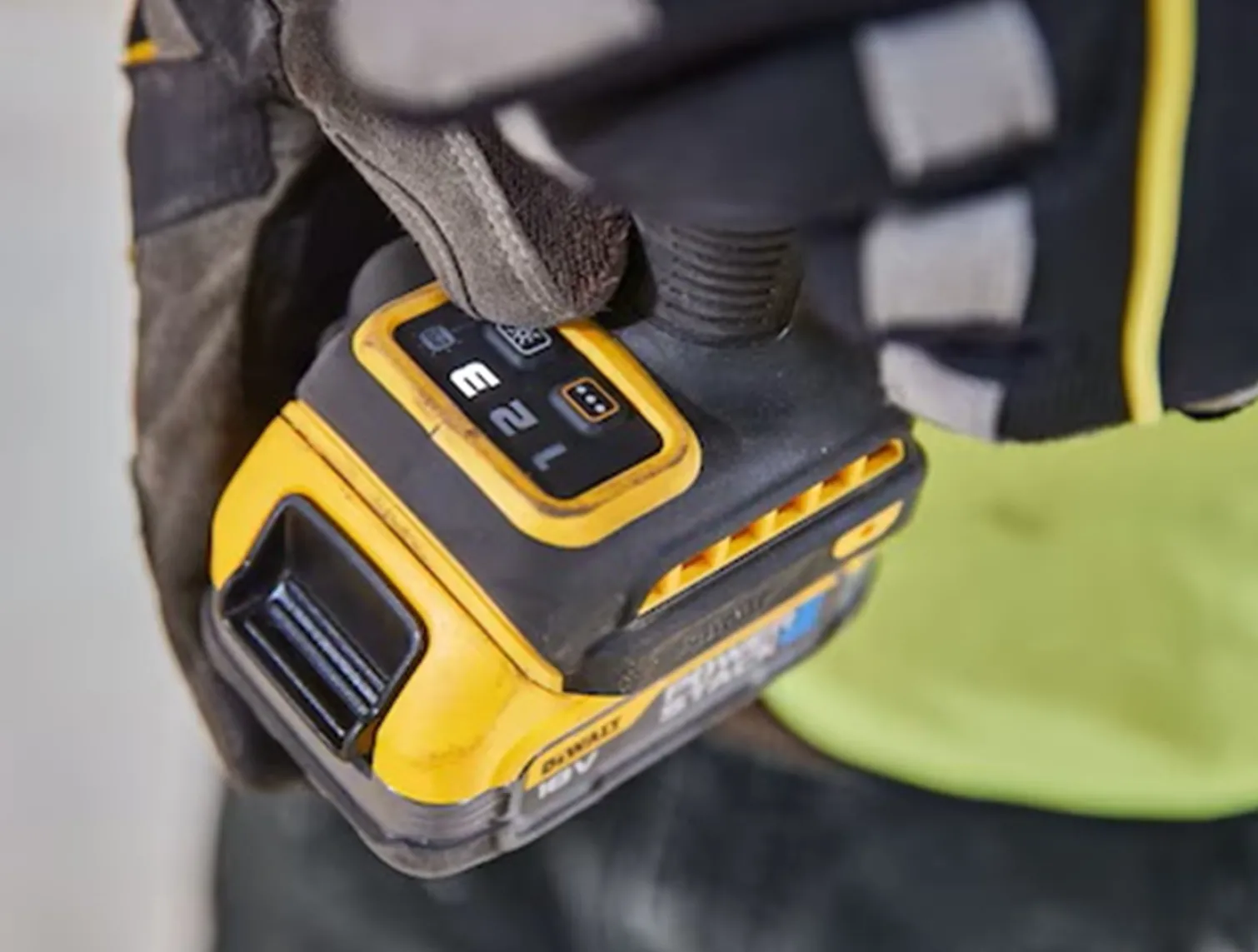 Zakrętarka udarowa DeWalt DCF860NT