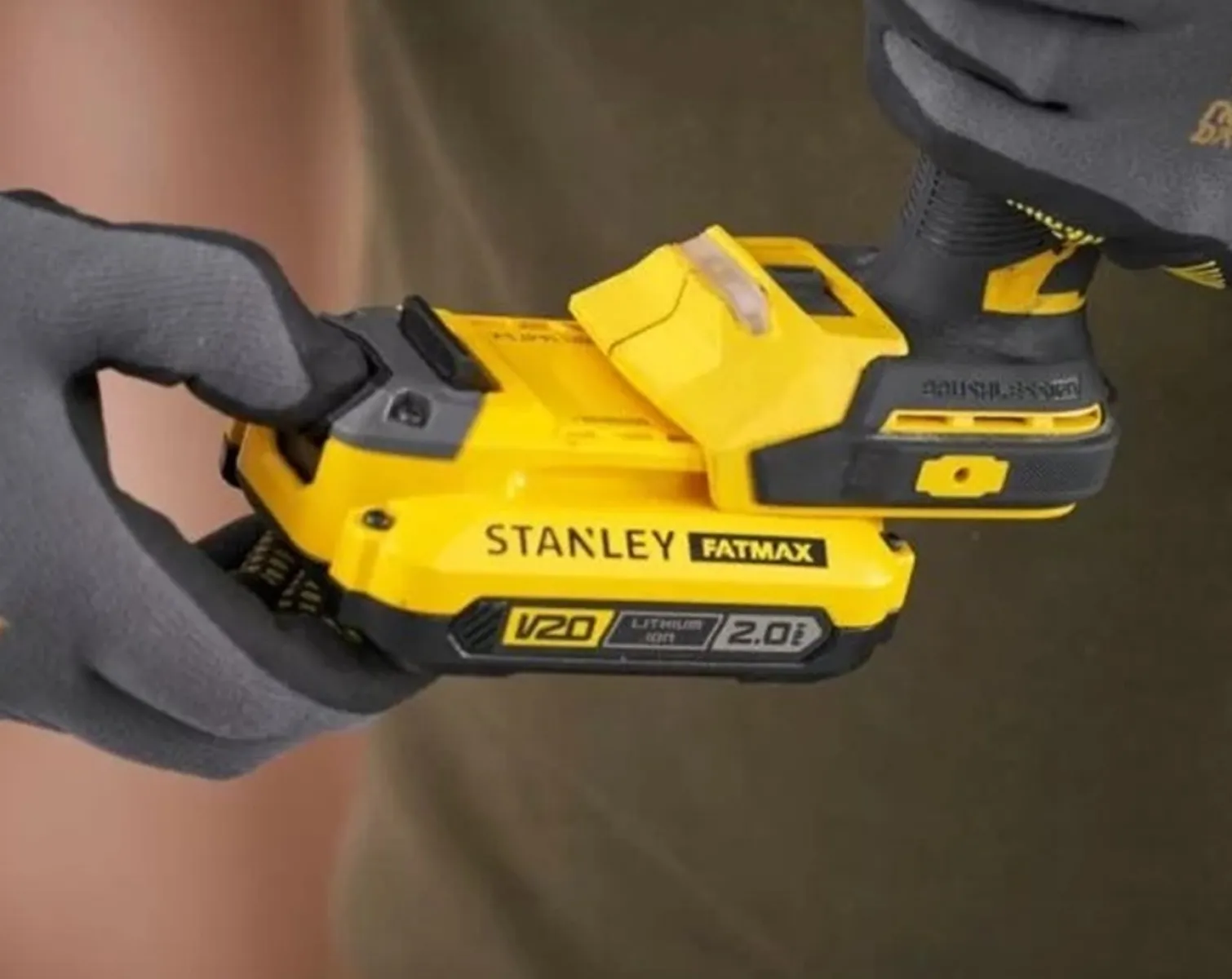 Zakrętarka udarowa Stanley SFMCF830B