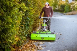 Zamiatarka spalinowa z napędem Zipper ZI-KM1000