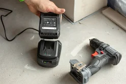 Zestaw startowy 18V: Akumulator 1x4,0Ah + ładowarka Graphite Energy+ 58GE132-1